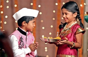 Celebrate brotherhood ...! | अशी करा भाऊबीज साजरी...! Celebrate brotherhood ...! | अशी करा भाऊबीज साजरी...!