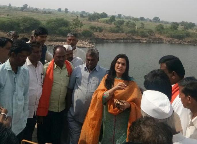 Washim MPs and MLAs reviewed available water supply in the district! | वाशिमच्या खासदारांनी व आमदारांनी घेतला जिल्ह्यातील उपलब्ध जलसाठ्याचा आढावा!
