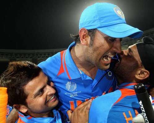 In the final match of Wankhedevar, the slogan of 'Vande Mataram' was heard and ... ms Dhoni said something special | वानखेडेवरच्या अंतिम लढतीत 'वंदे मातरम्'चा नारा ऐकला अन्... भावुक झालेल्या धोनीने सांगितली खास गोष्ट