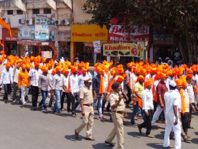 Social Opportunity for Sambhaji Bhide, Solapur in front of Police, Better Security of Police | संभाजी भिडे यांच्या सन्मानार्थ सोलापूरात मोर्चा, पोलीसांचा चोख बंदोबस्त