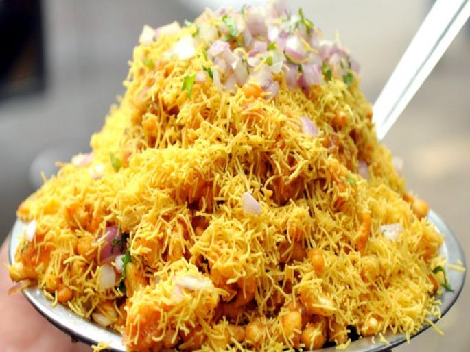 bhel sales, family business, job loss | सायकलवर भेळ विकून कुटुंबाचा प्रपंच, नोकरी गेल्यावर व्यवसाय bhel sales, family business, job loss | सायकलवर भेळ विकून कुटुंबाचा प्रपंच, नोकरी गेल्यावर व्यवसाय