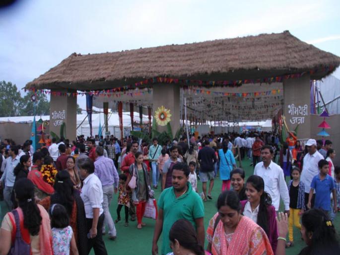 Cash worth Rs 70,000 stolen from woman's bag at Bhimthadi fair | Bhimthadi Jatra: भीमथडी जत्रेत महिलेच्या पिशवीतून ७० हजारांची रोकड लंपास Cash worth Rs 70,000 stolen from woman's bag at Bhimthadi fair | Bhimthadi Jatra: भीमथडी जत्रेत महिलेच्या पिशवीतून ७० हजारांची रोकड लंपास