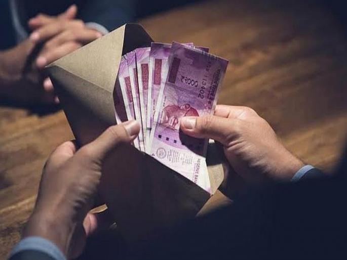 The pocket is being cut off from the wall | भिशीतून कापला जातोय सर्वसामान्यांचा खिसा The pocket is being cut off from the wall | भिशीतून कापला जातोय सर्वसामान्यांचा खिसा