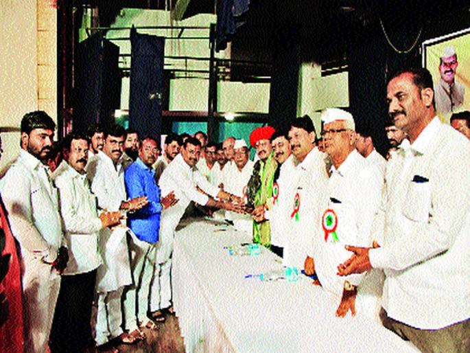 Purandar's soil touch on the journey of the Mayor post | महापौरपदाच्या प्रवासात पुरंदरच्या मातीचा स्पर्श Purandar's soil touch on the journey of the Mayor post | महापौरपदाच्या प्रवासात पुरंदरच्या मातीचा स्पर्श