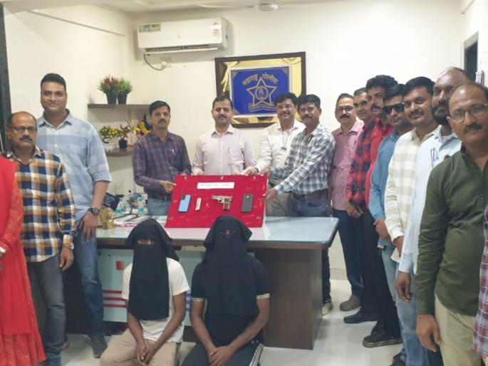 two arrested with 4 kg ganja and pistol in bhiwandi crime branch takes action | भिवंडीत ४ किलो गांजा व पिस्तूलसह दोघांना अटक; गुन्हे शाखेची कारवाई
