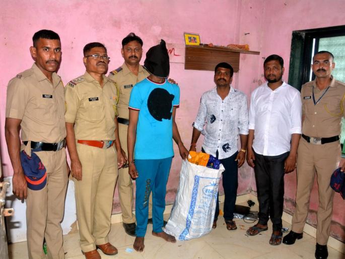 bhiwandi taluka police succeeds in unmasking inter state gang looting on highways | महामार्गांवर लूटमार टाकणाऱ्या आंतरराज्य टोळीच्या मुसक्या आवळण्यात भिवंडी तालुका पोलिसांना यश  bhiwandi taluka police succeeds in unmasking inter state gang looting on highways | महामार्गांवर लूटमार टाकणाऱ्या आंतरराज्य टोळीच्या मुसक्या आवळण्यात भिवंडी तालुका पोलिसांना यश