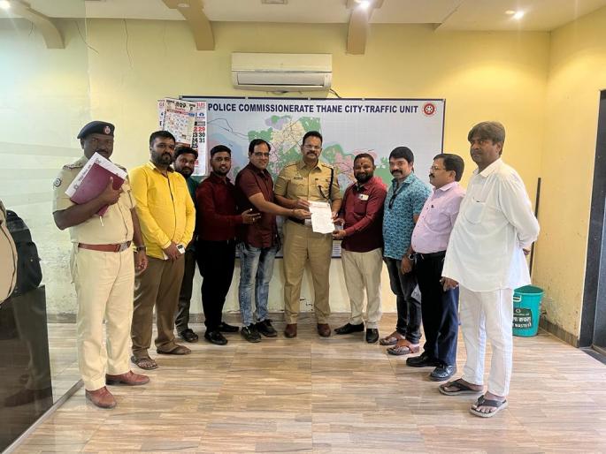 shiv sena thackeray group has entrusted deputy commissioner of police traffic to solve the traffic problem in bhiwandi | भिवंडीतील ट्रॅफिक समस्या सोडवण्यासाठी शिवसेना ठाकरे गटाचे वाहतूक पोलीस उपायुक्तांना साकडे shiv sena thackeray group has entrusted deputy commissioner of police traffic to solve the traffic problem in bhiwandi | भिवंडीतील ट्रॅफिक समस्या सोडवण्यासाठी शिवसेना ठाकरे गटाचे वाहतूक पोलीस उपायुक्तांना साकडे