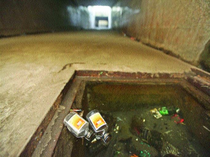 Situation of subway on Sion-Panvel highway | सायन-पनवेल महामार्गावरील भुयारी मार्गांची दुरवस्था Situation of subway on Sion-Panvel highway | सायन-पनवेल महामार्गावरील भुयारी मार्गांची दुरवस्था