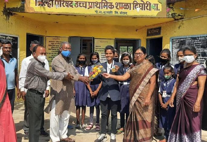 tejaswini lamkane from bhandara won gold medal in national sports competition | शेतकऱ्याच्या मुलीने रचला इतिहास; राष्ट्रीय क्रीडा स्पर्धेत पटकावले सुवर्णपदक tejaswini lamkane from bhandara won gold medal in national sports competition | शेतकऱ्याच्या मुलीने रचला इतिहास; राष्ट्रीय क्रीडा स्पर्धेत पटकावले सुवर्णपदक