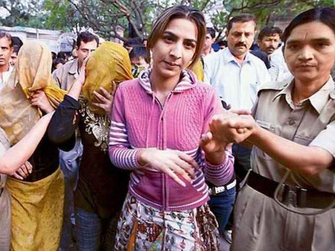 police charge sheet filed against flesh trade queen Sonu Punjaban | गँगस्टरची गर्लफ्रेंड ते देहविक्रयाच्या रॅकेटची सूत्रधार... सोनू पंजाबन कायद्याच्या कचाट्यात police charge sheet filed against flesh trade queen Sonu Punjaban | गँगस्टरची गर्लफ्रेंड ते देहविक्रयाच्या रॅकेटची सूत्रधार... सोनू पंजाबन कायद्याच्या कचाट्यात