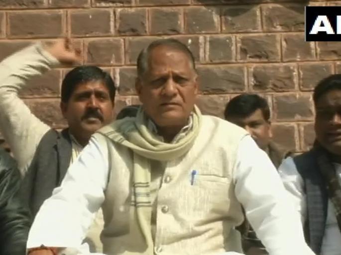 congress mla dharna against kamalnath governmen | स्वतःच्या सरकारविरोधातच काँग्रेस आमदाराचे उपोषण congress mla dharna against kamalnath governmen | स्वतःच्या सरकारविरोधातच काँग्रेस आमदाराचे उपोषण