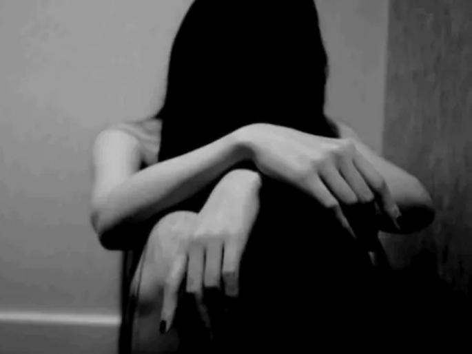 5 policemen gang rape 20 year old woman in lock up for 10 days in madhya pradesh | धक्कादायक! तुरुंगात ५ पोलीस कर्मचाऱ्यांचा महिलेवर १० दिवस बलात्कार  