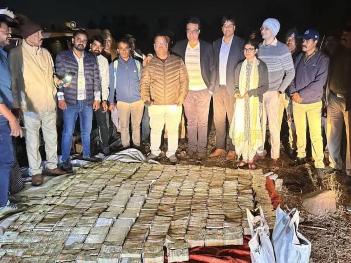 A huge haul was found in a car parked in a dense forest; 52 kg of gold and so much cash that... it took two days to count... | घणदाट जंगलात उभ्या असलेल्या कारमध्ये घबाड सापडले; ५२ किलो सोने अन् एवढी कॅश की... मोजायला दोन दिवस लागले...