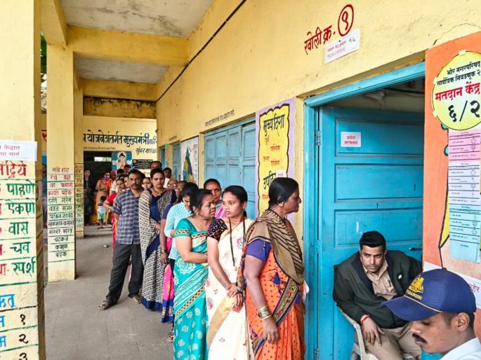 Voting begins peacefully at 22 centers of Bhor Municipality; 40.58 percent voting till 1.30 pm | Maharashtra Local Body Election 2025: भोर नगरपालिकेच्या २२ केंद्रांवर शांतपणे मतदान सुरू; दुपारी १.३० वाजेपर्यंत ४०.५८ टक्के मतदान