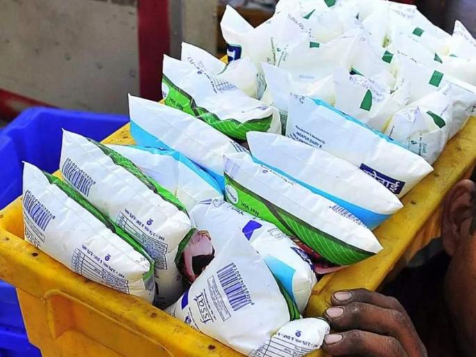 Milk to go up by Rs 2 in Mumbai; Milk purchase rate is Rs. 33 per liter | मुंबईत दूध दोन रुपयांनी महागणार; दूध खरेदी दर प्रति लिटर ३३ रुपये Milk to go up by Rs 2 in Mumbai; Milk purchase rate is Rs. 33 per liter | मुंबईत दूध दोन रुपयांनी महागणार; दूध खरेदी दर प्रति लिटर ३३ रुपये