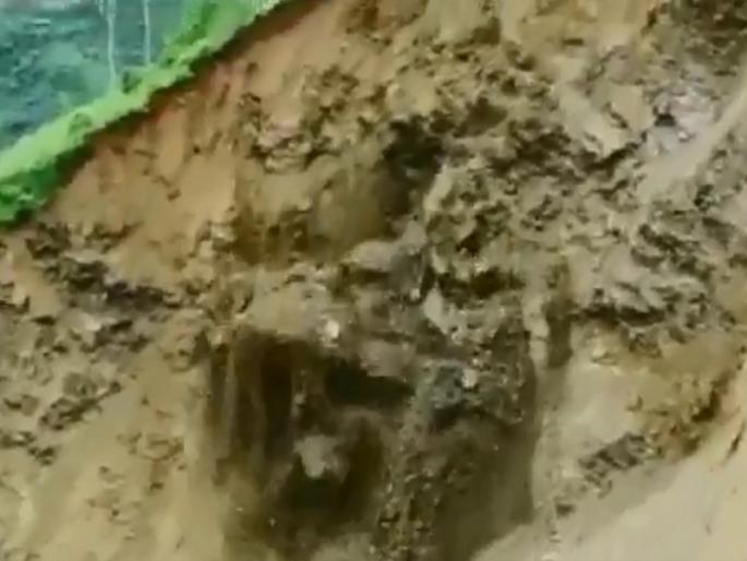 Himachal Pradesh: Landslides erode mountains; Hundreds of people were stranded as the National Highway was closed | Himachal Pradesh: भूस्खलनामुळे डोंगराला तडे; नॅशनल हायवे बंद झाल्यामुळे शेकडो लोक अडकले Himachal Pradesh: Landslides erode mountains; Hundreds of people were stranded as the National Highway was closed | Himachal Pradesh: भूस्खलनामुळे डोंगराला तडे; नॅशनल हायवे बंद झाल्यामुळे शेकडो लोक अडकले