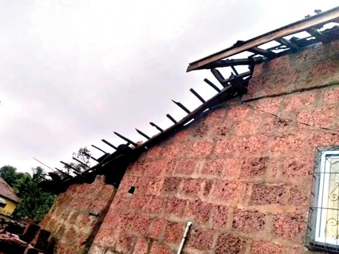 Cyclone Nisarga: Cyclone hits Bhuibawda area | Cyclone Nisarga : भुईबावडा परिसराला चक्रीवादळाचा फटका Cyclone Nisarga: Cyclone hits Bhuibawda area | Cyclone Nisarga : भुईबावडा परिसराला चक्रीवादळाचा फटका