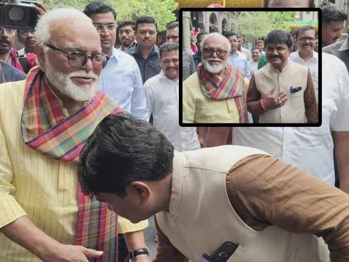 Chhagan appeared in front of Bhujbal and MP Hemant Godse bowed and saluted! | छगन भुजबळ समोर दिसले अन् खासदार हेमंत गोडसे यांनी वाकून नमस्कारच केला! Chhagan appeared in front of Bhujbal and MP Hemant Godse bowed and saluted! | छगन भुजबळ समोर दिसले अन् खासदार हेमंत गोडसे यांनी वाकून नमस्कारच केला!