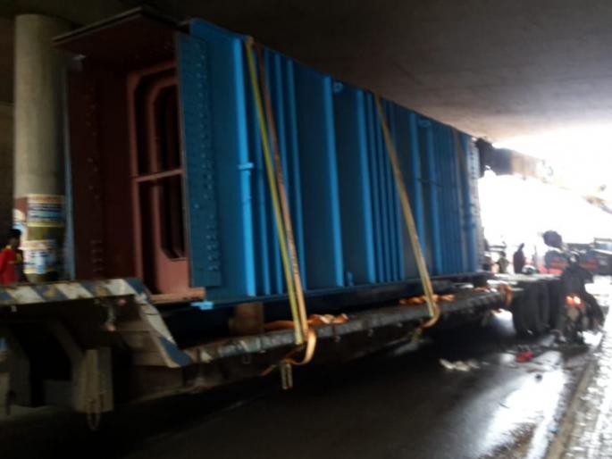 heavy traffic jam at Hinjewadi IT Park road | भूमकर चौक भुयारी मार्गात कंटेनर अडकला : हिंजवडी आयटी पार्कचा रस्ता पुन्हा जाम heavy traffic jam at Hinjewadi IT Park road | भूमकर चौक भुयारी मार्गात कंटेनर अडकला : हिंजवडी आयटी पार्कचा रस्ता पुन्हा जाम