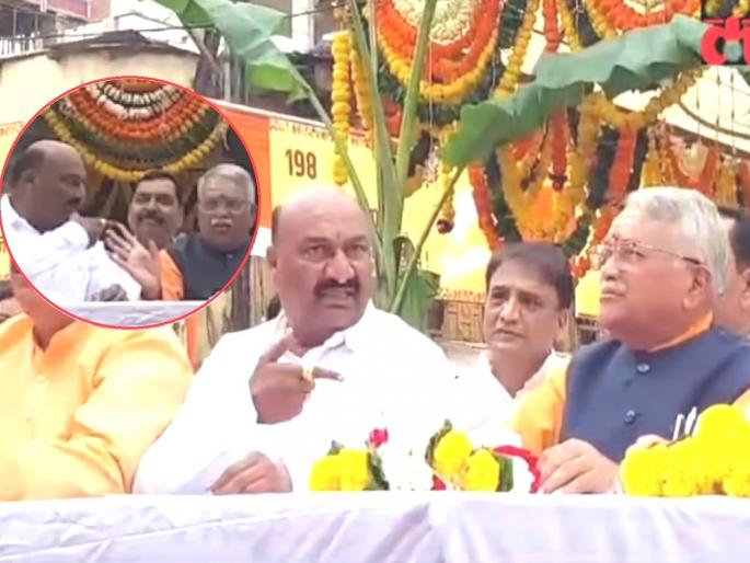 Manapaman Natya in front of Sansthan Ganapati; A clash between Chandrakant Khaire and Sandipan Bhumre on the platform itself | संस्थान गणपती समोर मानापमान नाट्य; आजी-माजी खासदार भुमरे-खैरे यांच्यात स्टेजवर चकमक Manapaman Natya in front of Sansthan Ganapati; A clash between Chandrakant Khaire and Sandipan Bhumre on the platform itself | संस्थान गणपती समोर मानापमान नाट्य; आजी-माजी खासदार भुमरे-खैरे यांच्यात स्टेजवर चकमक