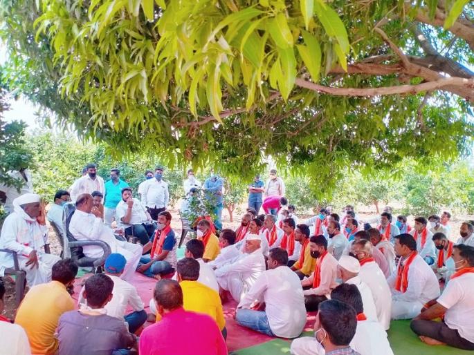 Inauguration of development works by gathering crowds; Minister Sandipan Bhumare's apology was rejected by the Aurangabad bench | गर्दी जमवून विकासकामांचे उद्घाटन; मंत्री संदीपान भुमरे यांचा माफीनामा खंडपीठाने फेटाळला Inauguration of development works by gathering crowds; Minister Sandipan Bhumare's apology was rejected by the Aurangabad bench | गर्दी जमवून विकासकामांचे उद्घाटन; मंत्री संदीपान भुमरे यांचा माफीनामा खंडपीठाने फेटाळला