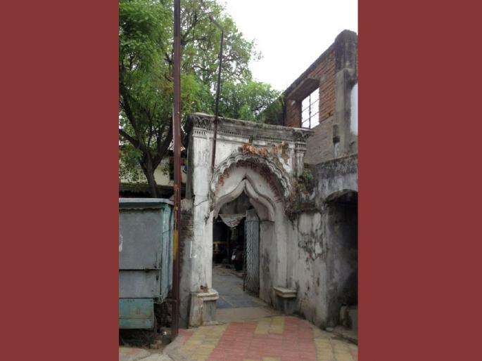shri bhure bhuva ganpati one of the oldest jagrit Ganesh Temples in nagpur | नागपुरातील नवसाला पावणारा श्री भुरे बुवांचा जागृत गणपती shri bhure bhuva ganpati one of the oldest jagrit Ganesh Temples in nagpur | नागपुरातील नवसाला पावणारा श्री भुरे बुवांचा जागृत गणपती