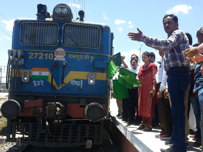 Inauguration two floors of the same function in Bhusaval | भुसावळात एकाच फलाटाचे दोन वेळा उद्घाटन Inauguration two floors of the same function in Bhusaval | भुसावळात एकाच फलाटाचे दोन वेळा उद्घाटन