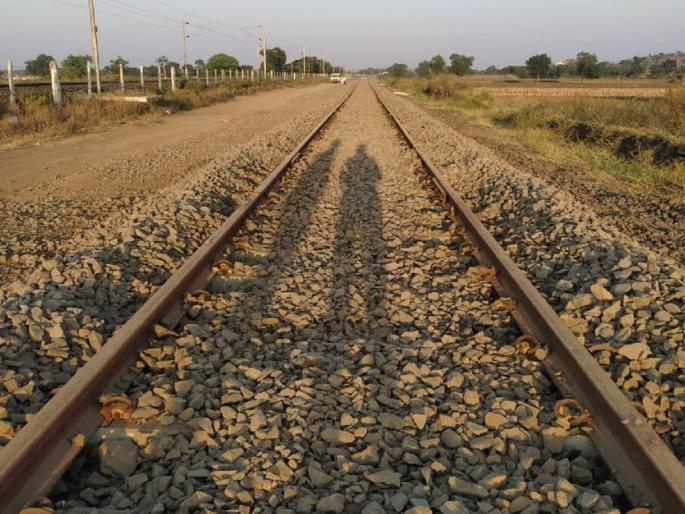 The work of the third railway line in Bhusawal section will going faster traffic will be smooth | भुसावळ विभागात तिसऱ्या रेल्वे मार्गाचे कार्य युद्धस्तरावर, अपघात टाळण्यासाठी उपाययोजना The work of the third railway line in Bhusawal section will going faster traffic will be smooth | भुसावळ विभागात तिसऱ्या रेल्वे मार्गाचे कार्य युद्धस्तरावर, अपघात टाळण्यासाठी उपाययोजना