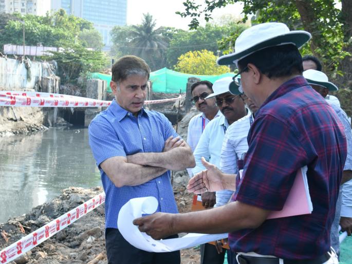 Dispose of the extracted sludge within 48 hours; BMC Municipal Commissioner's instructions | उपसलेल्या गाळाची ४८ तासांत विल्हेवाट लावा; महापालिका आयुक्तांचे निर्देश Dispose of the extracted sludge within 48 hours; BMC Municipal Commissioner's instructions | उपसलेल्या गाळाची ४८ तासांत विल्हेवाट लावा; महापालिका आयुक्तांचे निर्देश