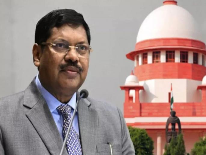 What will happen next to the lawyer who threw shoes at the Chief Justice? CJI Bhushan Gavai takes a big decision | सरन्यायाधीशांवर बूट फेकणाऱ्या वकिलाचं पुढे काय होणार? गवईंनी घेतला मोठा निर्णय 