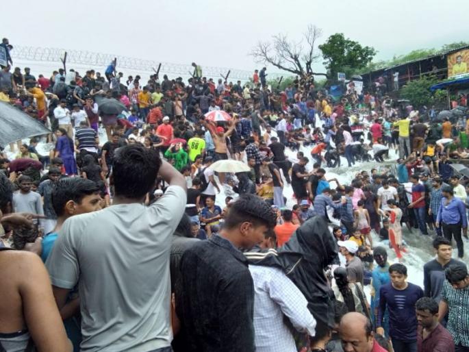 Saturdays and Sundays road to Bhushi Dam closed after 5 pm | शनिवार आणि रविवार भुशी धरणाकडे जाणारा मार्ग सायंकाळी पाच नंतर बंद Saturdays and Sundays road to Bhushi Dam closed after 5 pm | शनिवार आणि रविवार भुशी धरणाकडे जाणारा मार्ग सायंकाळी पाच नंतर बंद