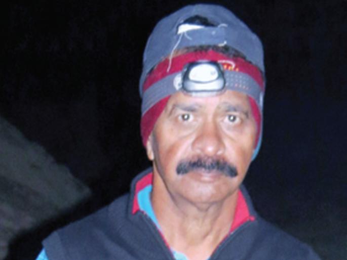 Promotion of Panchasutra to empower the country; 5,300 km footpath of Bhuskutte | देश सशक्त करण्यासाठी त्यांनी केली ५,३०० किमीची पायपीट Promotion of Panchasutra to empower the country; 5,300 km footpath of Bhuskutte | देश सशक्त करण्यासाठी त्यांनी केली ५,३०० किमीची पायपीट