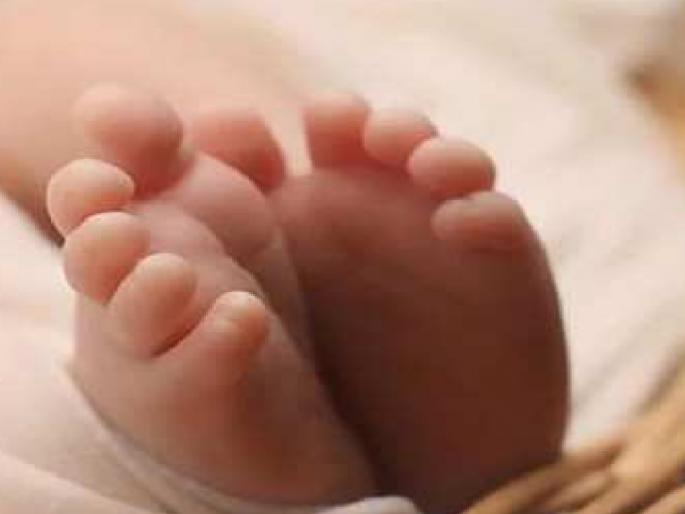 An infant was found on the steps of a temple in Bhuyevadi | कोल्हापूर: भुयेवाडीत मंदिराच्या पायरीवर आढळले अर्भक, परिसरात उडाली खळबळ An infant was found on the steps of a temple in Bhuyevadi | कोल्हापूर: भुयेवाडीत मंदिराच्या पायरीवर आढळले अर्भक, परिसरात उडाली खळबळ