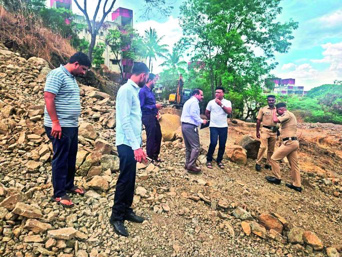 Pimpri Chinchwad Action against those who desecrate the hill in Bibwewadi | बिबवेवाडी येथील टेकडीफोड करणाऱ्यांवर कारवाईचा बडगा Pimpri Chinchwad Action against those who desecrate the hill in Bibwewadi | बिबवेवाडी येथील टेकडीफोड करणाऱ्यांवर कारवाईचा बडगा