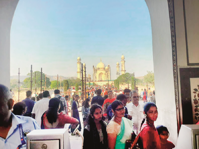 Stays in tourist cities are increasing with 'Special Interest Tour'; Wandering of tourists in Chhatrapati Sambhajinagar area | ‘स्पेशल इंट्रेस्ट टूर’ने वाढतोय पर्यटननगरी छत्रपती संभाजीनगरात मुक्काम; परिसरातही भटकंती वाढली