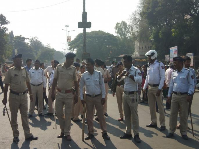 Close tension in the upper area;be averted of government property due to police alertness | अप्परमधील बंद तणावपूर्ण शांततेत; पोलिसांच्या सतर्कतेमुळे टळले शासकीय मालमत्तेचे नुकसान  Close tension in the upper area;be averted of government property due to police alertness | अप्परमधील बंद तणावपूर्ण शांततेत; पोलिसांच्या सतर्कतेमुळे टळले शासकीय मालमत्तेचे नुकसान