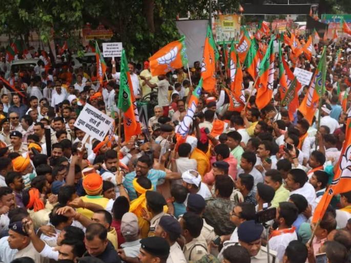 lathi charge on bjp mlas in bihar they were taking out march after protest in the house | बिहारमध्ये पोलिसांच्या लाठीचार्जमध्ये भाजप नेत्याचा मृत्यू, सभागृहात निदर्शने केल्यानंतर मोर्चा काढला lathi charge on bjp mlas in bihar they were taking out march after protest in the house | बिहारमध्ये पोलिसांच्या लाठीचार्जमध्ये भाजप नेत्याचा मृत्यू, सभागृहात निदर्शने केल्यानंतर मोर्चा काढला