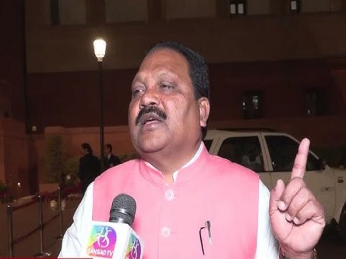 People should become Hindu if they want to live in Bihar’s Araria: BJP MP Pradeep Singh Controversial Statement  | "अररियात राहायचे असेल तर हिंदू व्हावे लागेल", भाजप खासदाराचे वादग्रस्त विधान, सोशल मीडियावर व्हायरल People should become Hindu if they want to live in Bihar’s Araria: BJP MP Pradeep Singh Controversial Statement  | "अररियात राहायचे असेल तर हिंदू व्हावे लागेल", भाजप खासदाराचे वादग्रस्त विधान, सोशल मीडियावर व्हायरल