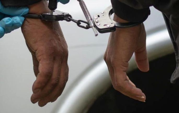 Director arrested for accepting bribe from teacher | शिक्षकाकडून लाच स्वीकारणाऱ्या मुख्याध्यापिकेसह संचालकास अटक