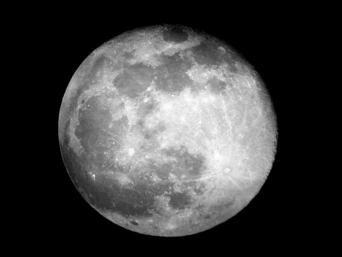 bihar man bought one acre of land on the moon now he is citizen of lunar republic | प्रेमासाठी काय पण! गर्लफ्रेंडनं मागितला चंद्राचा तुकडा; त्यानं थेट १ एकर भूखंडच विकत घेतला bihar man bought one acre of land on the moon now he is citizen of lunar republic | प्रेमासाठी काय पण! गर्लफ्रेंडनं मागितला चंद्राचा तुकडा; त्यानं थेट १ एकर भूखंडच विकत घेतला