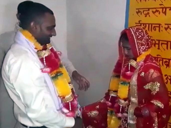 unique marriage in just 17 minutes groom gets something unique in dowry in uttar pradesh | अवघ्या १७ मिनिटांत उरकलं लग्न; हुंडा नको म्हणणाऱ्या तरुणाला सासरच्यांकडून मिळाली 'खास' वस्तू unique marriage in just 17 minutes groom gets something unique in dowry in uttar pradesh | अवघ्या १७ मिनिटांत उरकलं लग्न; हुंडा नको म्हणणाऱ्या तरुणाला सासरच्यांकडून मिळाली 'खास' वस्तू