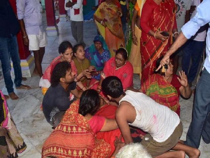 Bihar News; Darbhanga Kankali Temple Pujari Rajeev Jha Shot Dead By Four Criminals, One Killed By Mob | मंदिरातील पुजाऱ्यावर बेच्छूट गोळीबार, स्थानिकांच्या बेदम मारहाणीत एका आरोपीचा मृत्यू Bihar News; Darbhanga Kankali Temple Pujari Rajeev Jha Shot Dead By Four Criminals, One Killed By Mob | मंदिरातील पुजाऱ्यावर बेच्छूट गोळीबार, स्थानिकांच्या बेदम मारहाणीत एका आरोपीचा मृत्यू