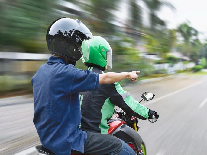 The driver of the bike taxi accident became the first victim. | बाइक टॅक्सी अपघाताचा चालक ठरला पहिला बळी The driver of the bike taxi accident became the first victim. | बाइक टॅक्सी अपघाताचा चालक ठरला पहिला बळी