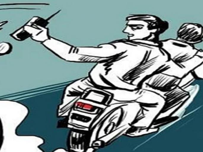 A Dhoomstyle thief who stole a bike in Hyderabad and left for Rajasthan was caught in Beed | हैदराबादमध्ये बाईक चोरून बीडमार्गे राजस्थानला निघाला; पोलीस दिसताच माघारी फिरला पण... A Dhoomstyle thief who stole a bike in Hyderabad and left for Rajasthan was caught in Beed | हैदराबादमध्ये बाईक चोरून बीडमार्गे राजस्थानला निघाला; पोलीस दिसताच माघारी फिरला पण...