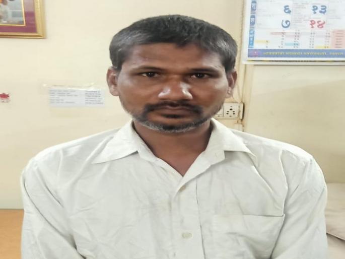 Expensive to sell a bike on Facebook, stolen to find his wife | फेसबुकवर बाईक विकणं पडलं महागात, पत्नीला शोधण्यासाठी केली चोरी Expensive to sell a bike on Facebook, stolen to find his wife | फेसबुकवर बाईक विकणं पडलं महागात, पत्नीला शोधण्यासाठी केली चोरी