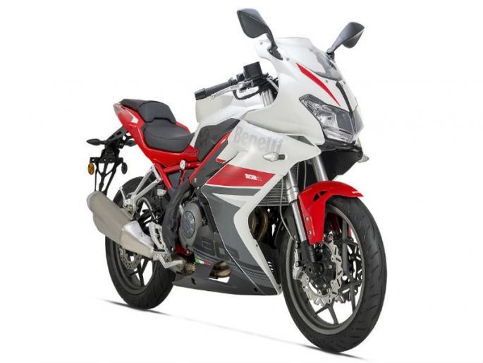 DSK Benelli 302R Launched In India | DSK Benelli 302R स्पोर्ट बाईक भारतात लॉन्च