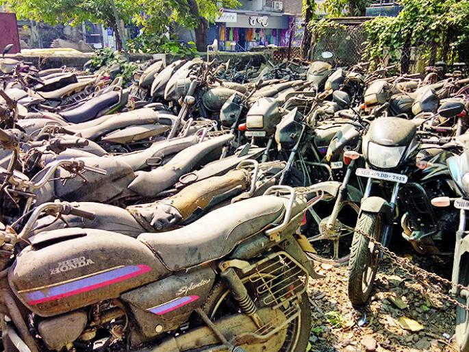The stolen two-wheeler wrecked in an hour | चोरलेल्या दुचाकीचे तासाभरात भंगार The stolen two-wheeler wrecked in an hour | चोरलेल्या दुचाकीचे तासाभरात भंगार