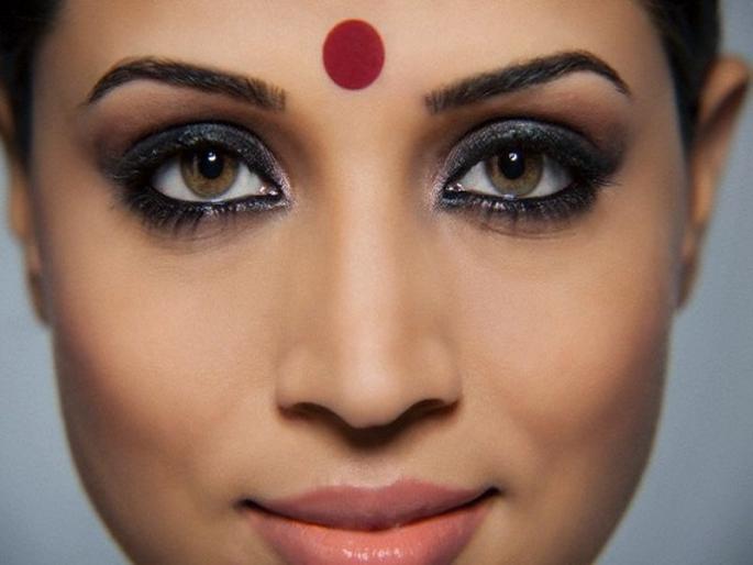 Bindi cause to rash -acne allergy .What is the remedy for this allergy? | टिकली तर टिकली...? टिकली लावल्यानं रॅश ,पूरळ येतेय? या अ‍ॅलर्जीवर उपाय काय?