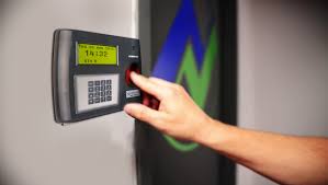 'Biometric Machine' in Akola municipal corporation | दांडीबहाद्दर कर्मचाऱ्यांवर ‘बायोमेट्रिक मशीन’चा उतारा 'Biometric Machine' in Akola municipal corporation | दांडीबहाद्दर कर्मचाऱ्यांवर ‘बायोमेट्रिक मशीन’चा उतारा