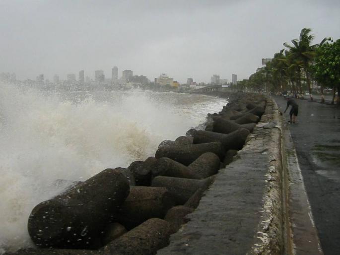 Rain Expected in Mumbai Thane from today due to Cyclone Biperjoy rain showers everywhere | मुंबई, ठाण्यात आजपासून ‘मेघ’मल्हार, 'बिपाेरजाॅय'मुळे पावसाच्या सरी सर्वदूर कोसळणार Rain Expected in Mumbai Thane from today due to Cyclone Biperjoy rain showers everywhere | मुंबई, ठाण्यात आजपासून ‘मेघ’मल्हार, 'बिपाेरजाॅय'मुळे पावसाच्या सरी सर्वदूर कोसळणार